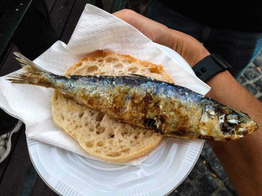 lisbon-sardine-festival-sardine-bun.jpg