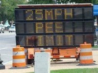 funny-road-signs-pee.jpg