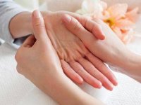 05-massage-hands-nails-sl.jpg