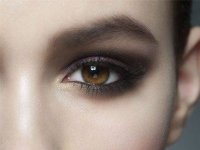 01-makeup-artist-tricks-eyeshadow-color-sl.jpg