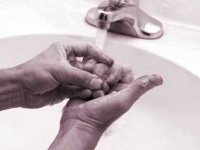 02-handwashing-wrong-nooks-and-crannies-sl.jpg