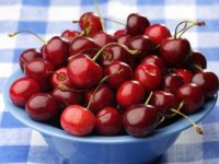 5-foods-that-fight-sun-damage-01-cherries-sl.jpg