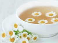4-foods-to-prevent-insomnia-03-chamomile-tea-sl.jpg