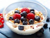 06-yogurt-fruit-granola-iStockThinkstock-sl.jpg