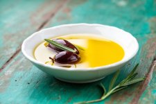 11-aphrodisiac-foods-olive-oil.jpg