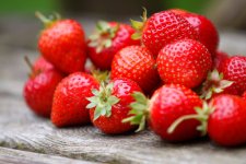 13-aphrodisiac-foods-strawberries.jpg