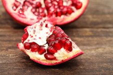 16-aphrodisiac-foods-pomegranate.jpg