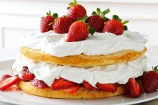 moms-recipes-Strawberries-Cream-Torte.jpg
